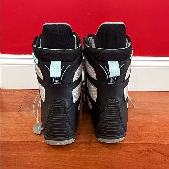 Burton Women's Fader Snowboard Boots - Black and Light Blue size 9 - Picture 3 of 10